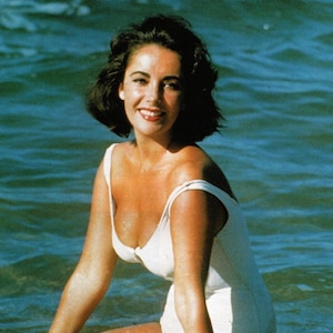 Elizabeth Taylor Photo Print: 1950s Hollywood Glamour