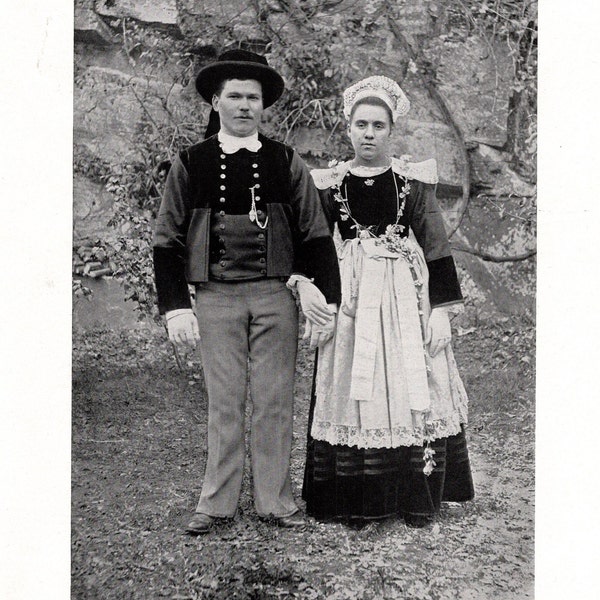 1910 PAYSANS DE BRETAGNE en Costume de Gala - Tirage Photo Antique Original - Anthropologie - Ethnologie - Cadeau Unique (Vol 1)