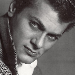 TONY CURTIS 1950s Movie Star Poster Print – Hollywood Golden Age - Classic Movie Memorabilia - Gift for Movie Buffs