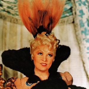 MAE WEST 1930s Film Star Photo Print – Hollywood Screen Goddess - Classic Movie Memorabilia - Gift for Movie Buffs