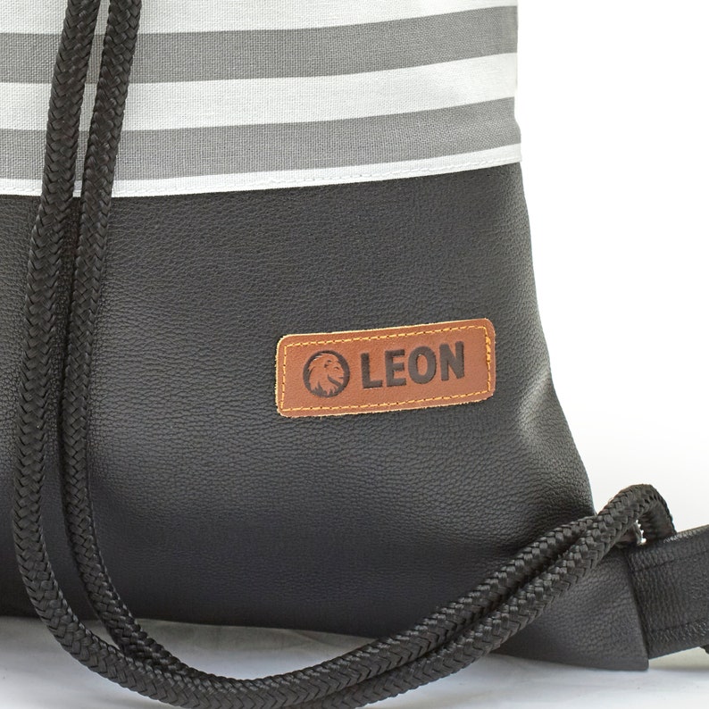 LEON by Bers Tasche Turnbeutel Rucksack daily bag Baumwolle gym bag Breite ca.34 x45 cm, grau/weiße Streifen, schwarzer Kunstlederboden Bild 3