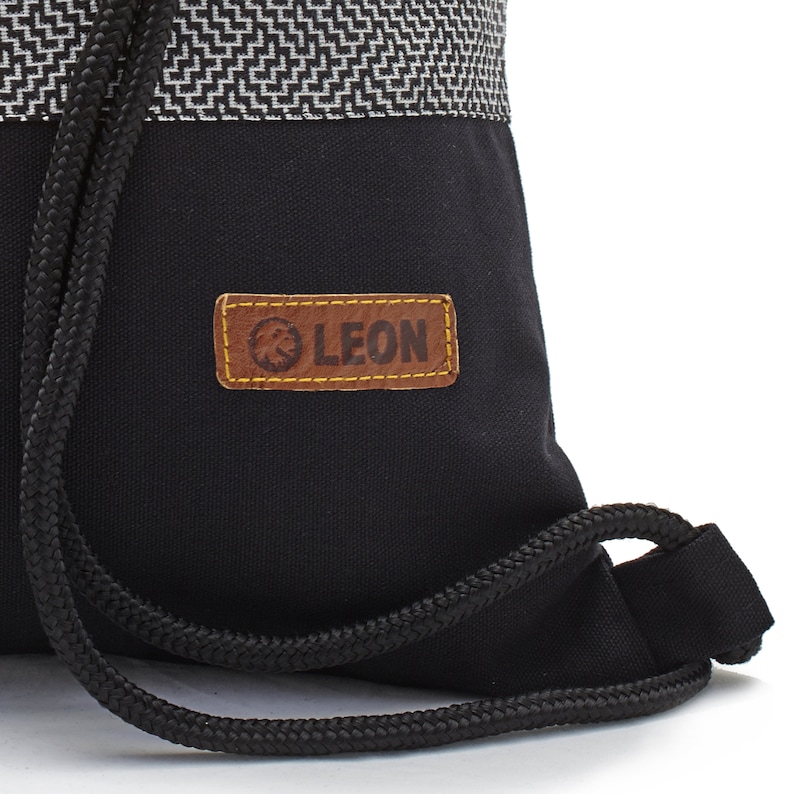 LEON by Bers Tasche Turnbeutel Rucksack Tagesrucksack Baumwolle gym bag Breite ca.34 cm Höhe ca.45 cm Design Labyr Schwarz/Weiß zdjęcie 3