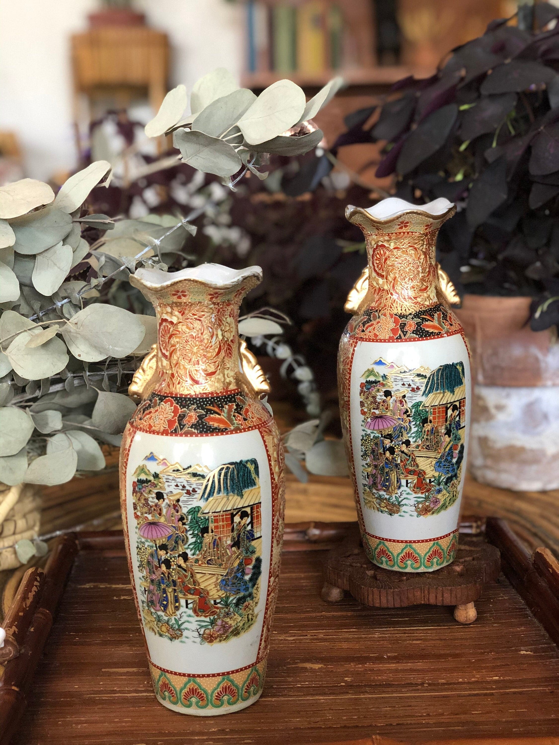 Vintage Porcelain Ceramic Japanese Geisha Vase - Beautiful Vintage Porcelain Ceramic Japanese Geisha Vase - Beautiful