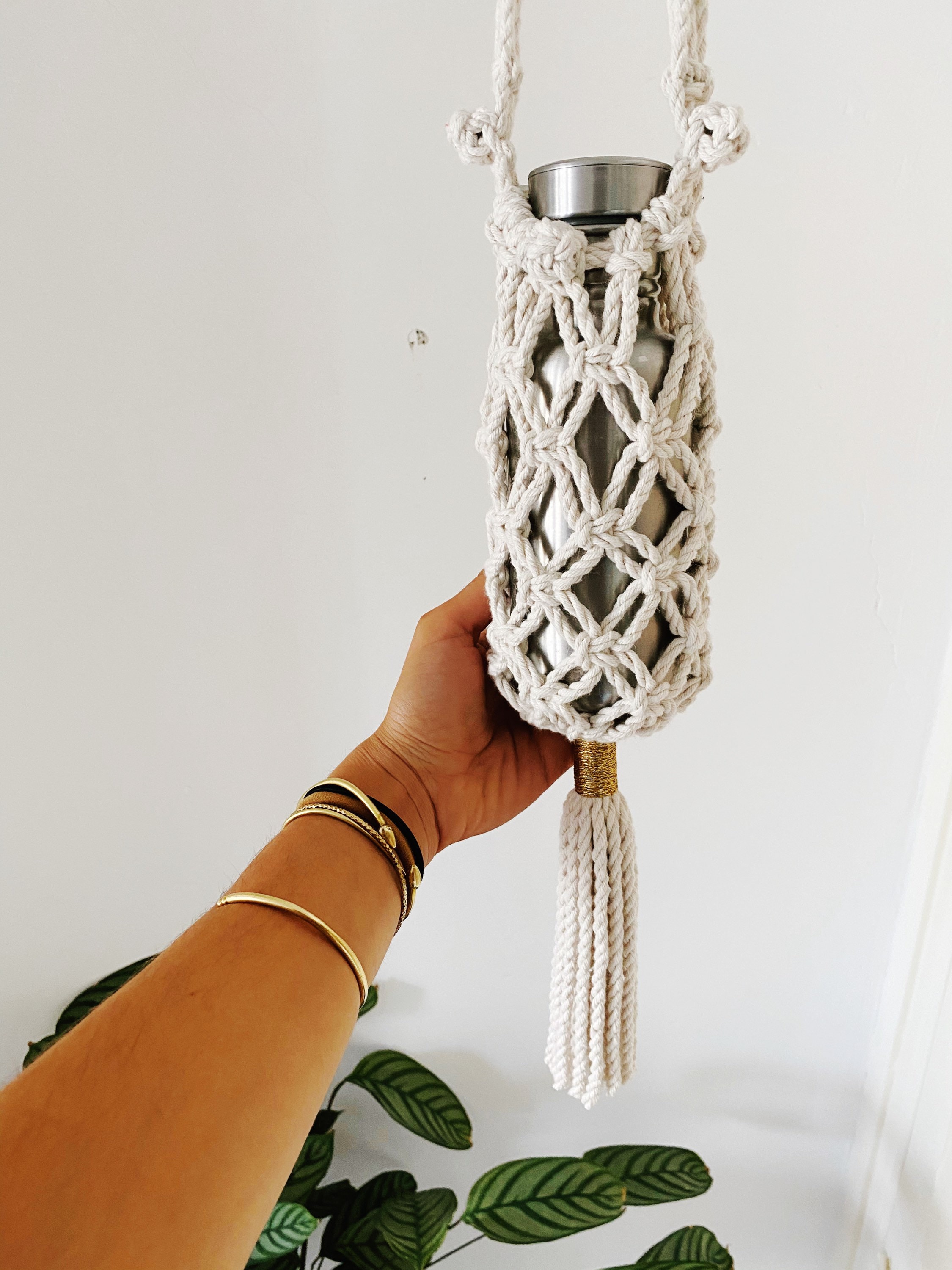 Macrame Water Bottle Holder Carrier Natural Cotton Gold Tail Etsy UK
