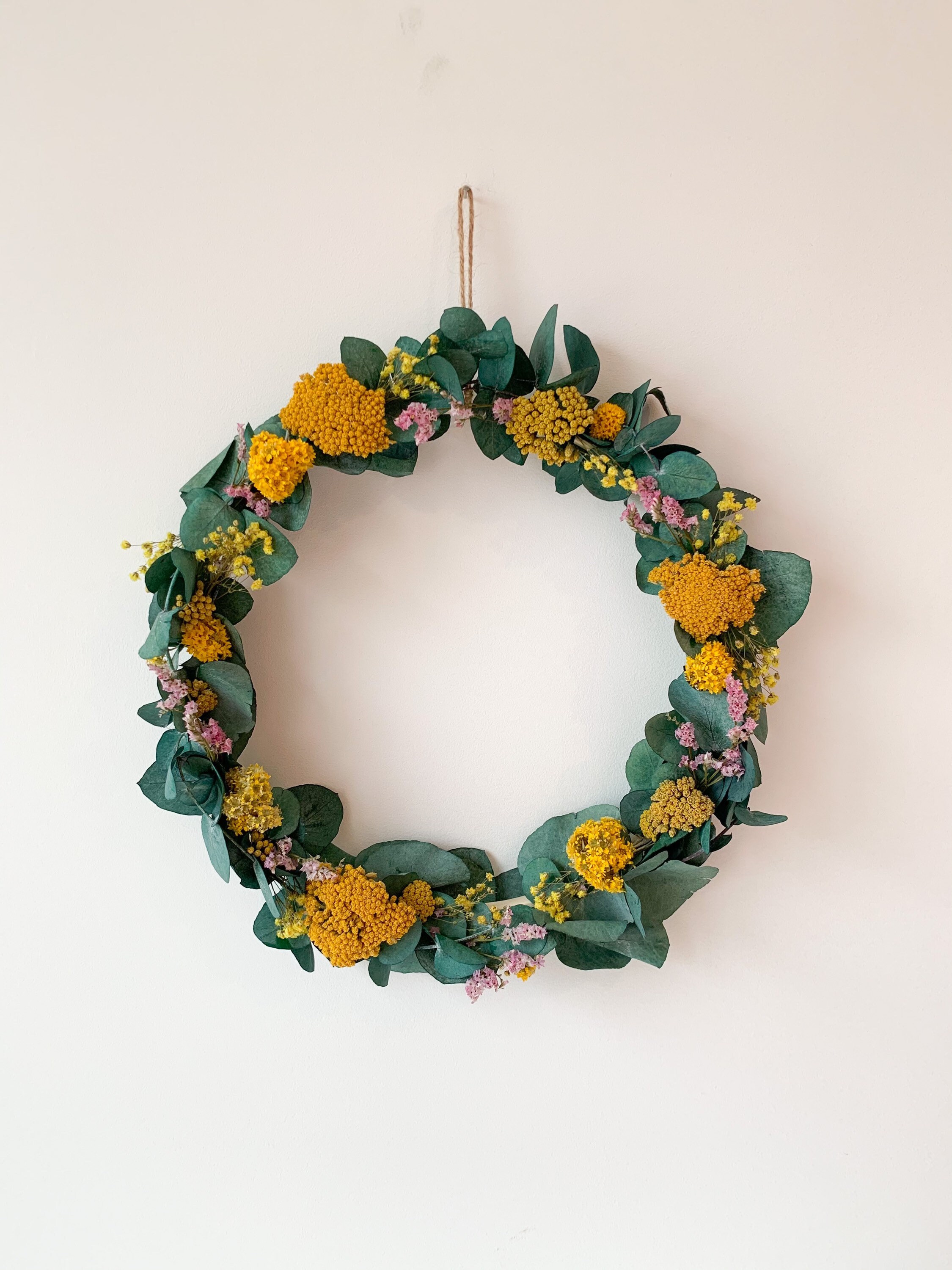 Couronne de Fleurs Murale