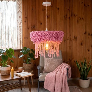 Roze macramé kroonluchter kwallenlamp | Boho-hanglamp | Handgemaakte plafondlampenkap | Kinderkamerdecoratie | Klaar voor verzending