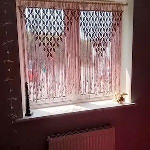 Zasłona makramowa na zamówienie, duża zasłona okienna w stylu boho, ręcznie robiona bawełniana zasłona, szeroka osłona okienna, różowa zasłona, wystrój pokoju dziecięcego