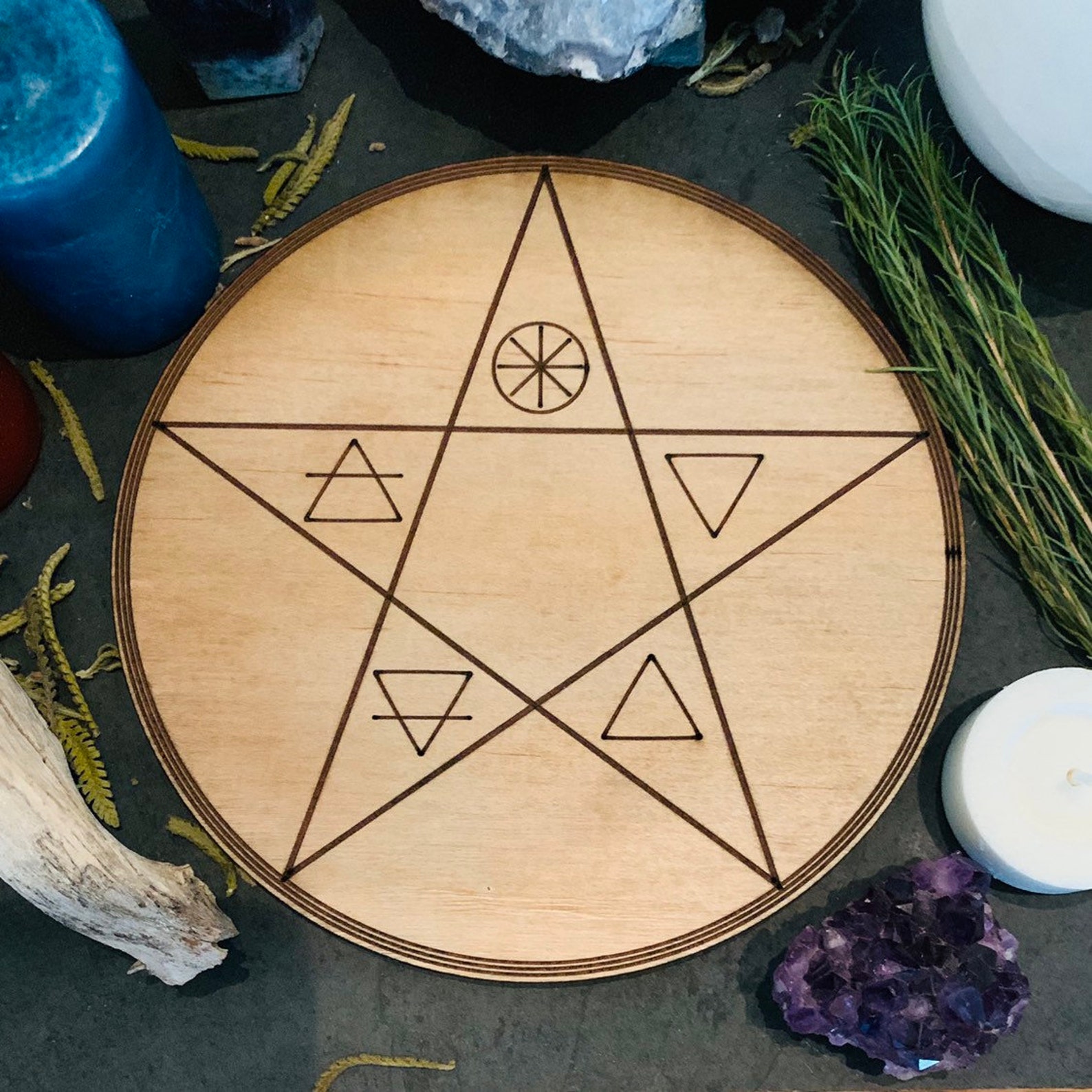 Pentacle / Pentagram Crystal Grid Sacred geometry wood altar | Etsy