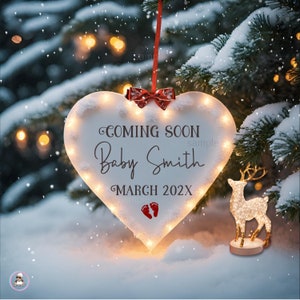 Ornement de Noël Annonce de bébé Noël Annonce de grossesse Numérique Décembre Nouvel An Carte d’hiver Médias sociaux Facebook Instagram