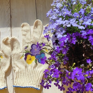 Garden gloves Pansy art Cotton gloves Handpainted Mother in law gift Plant lover gift Mom presents Garden lovers gift Birthday presents