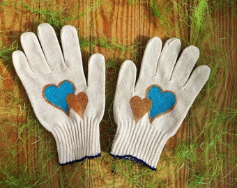 Garden gloves Gold heart decor Cotton gloves Handpainted Mom presents Plant lover gift Heart art Garden lovers gift Birthday presents