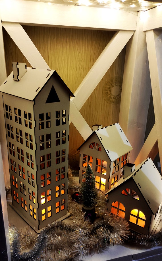 QIPOPIQ Scène de Village de Maison de Noël en Résine avec Lumières LED Blanc Chaud à Piles Décorations de Noël d'Hiver Décorations de Vacances Cadeau Liquidation Nouvel An QIPOPIQ Scène de Village de Maison de Noël en Résine avec Lumières LED Blanc Chaud à Piles Décorations de Noël d'Hiver Décorations de Vacances Cadeau Liquidation Nouvel An