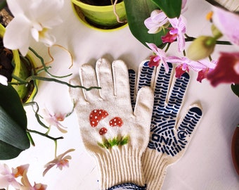 Gardening gloves Gardening gifts for women Handpainted Garden cotton gloves Gifts for gardeners Mothers day presents Outdoor planters