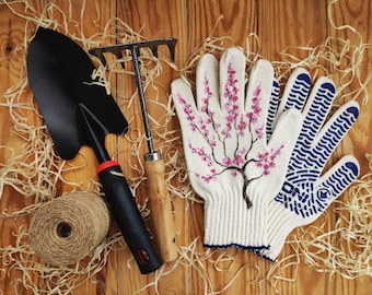 Garden tool set Plant lover gift Gardening gift box Gardening gloves Outdoor planter Gift for stepmom Mini garden tools Plant mom gift