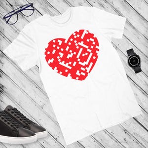 Camiseta Glitch Pixel Heart para él: Camiseta retro gamer, camiseta gráfica roja de 8 bits, diseño digital genial de corazón para hombre