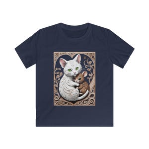 Camiseta infantil con un gato y un ratón caprichosos, ropa de animales adorables, moda infantil kawaii, tallas M y L, ideal para cumpleaños o para amantes de los animales.