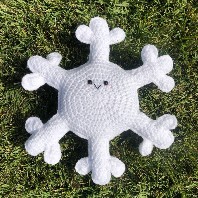 Suzie the Snowflake Stuffed Pillow Crochet Pattern No Sew image 2