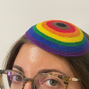 "Die ""Philly"" LGBTQ Progessive Pride Kippah /Yarmulke Feiern Queer Juden aller Farben in den USA, Israel & Kol Ha'Olam."