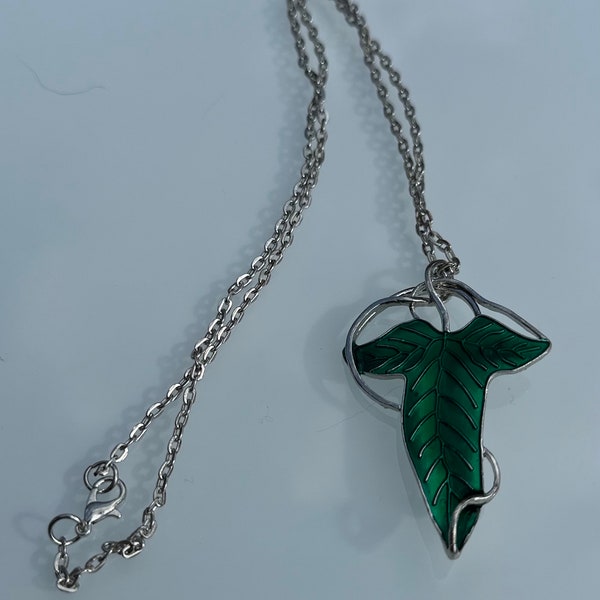 Leaves of Lórien Pin- LOTR Brooch - Elven & Hobbit Pin - Leaf Cloak Pin Necklace