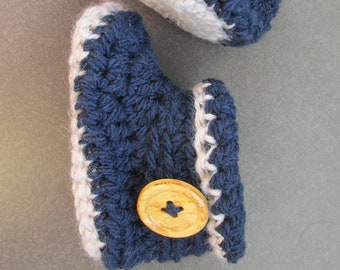Wool baby booties size 0-3 months