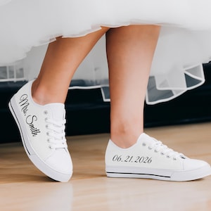 Personalisierte Brautschuhe - Sneaker nach Maß für die Hochzeit mit Name & Datum