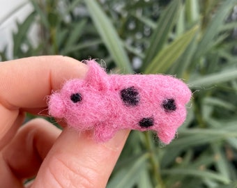 Handmade Felt Piglet Brooch: Good Luck Charm, Pig Lover Gift