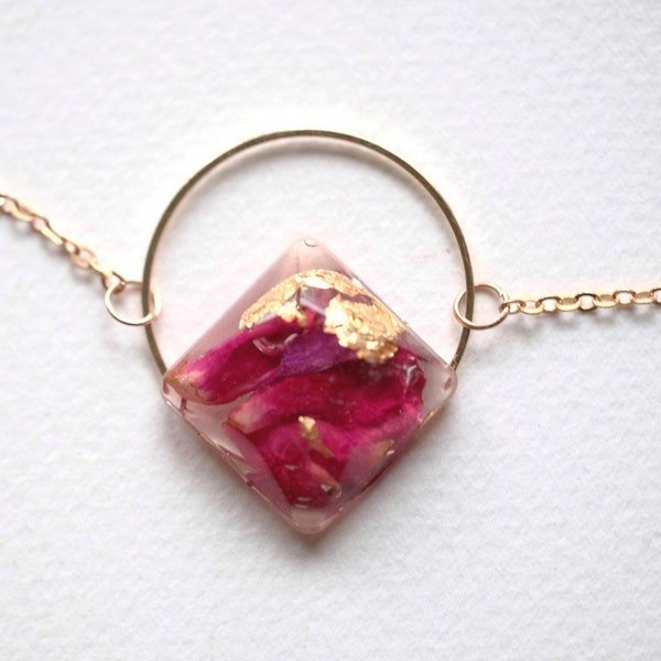 Pendentif de résine à feuille de rose