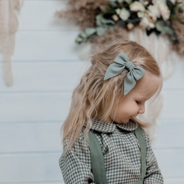 Noeud à cheveux vert sauge en lin, accessoires cheveux fille taille M, bandeau bébé