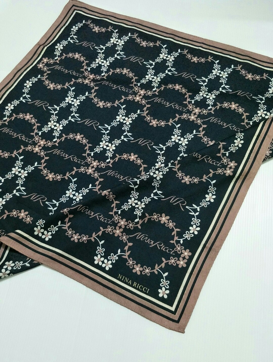 NINA RICCI  ネッカチーフ Nina Ricci Vintage Handkerchief 22 X 22 Inches - Etsy