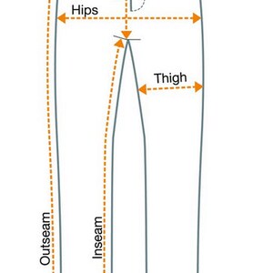Może przedstawiać: Diagram przedstawiający kluczowe wymiary spodni, w tym talię, biodra, wysokość stanu, udo, długość wewnętrzną, długość zewnętrzną i szerokość nogawki.