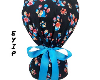 EYIP Scrub Cap, Floral Paw Prints on Black Scrub Hat, Ponytail Scrub Caps for Women, Surgical Caps, Blue Ribbon & Clear Buttons