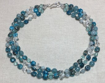 Collar llamativo con cuentas de ágata de fuego azul