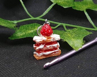 Resin Miniature Strawberry Cake STITCH MARKER, Keyring or Zip Charm | Crochet & Knitting Place Keeper | 1 X Piece