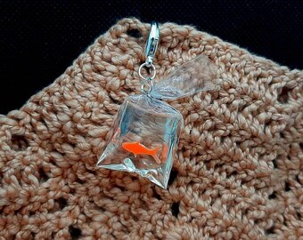 STITCH MARKER or Keyring | Resin Miniature Fairground Goldfish in a Bag | Crochet & Knitting Place Keepers | Quirky Gift Ideas | 1 x Piece