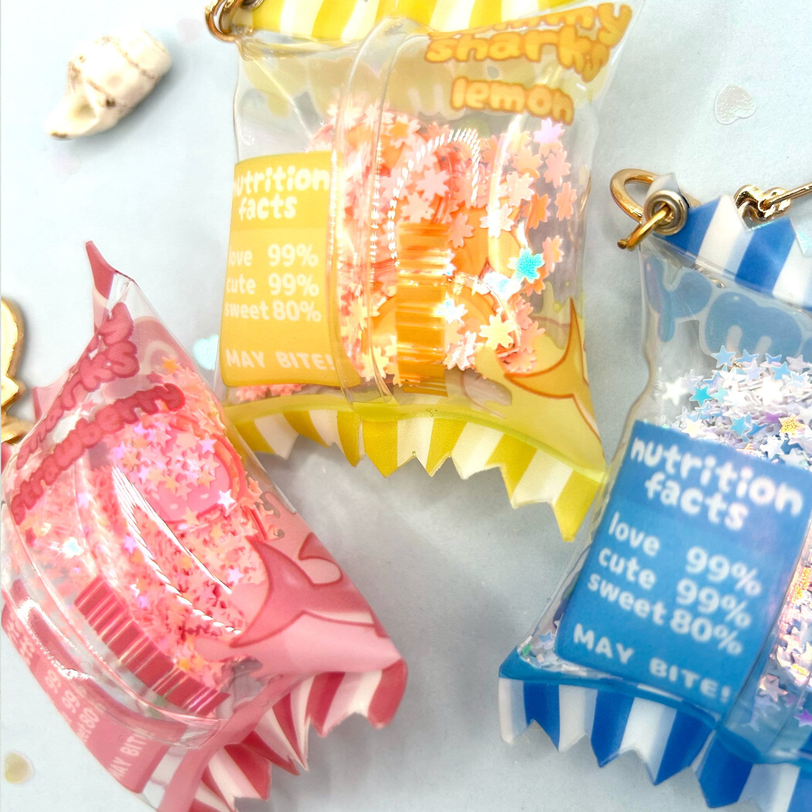 myaa sweets様　バッグチャーム いちごな豆がま口のバッグチャーム（赤ストーン付きチェーン