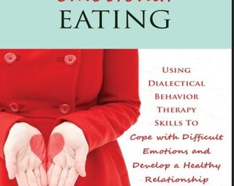 Może przedstawiać: Okładka książki z tytułem "end emotional EATING" w białym i czerwonym tekście. Okładka przedstawia osobę w czerwonym płaszczu z otwartymi dłońmi, skierowanymi ku górze, z namalowanymi na nich kształtami serc. Podtytuł książki brzmi "Using Dialectical Behavior Therapy Skills to Cope with Difficult Emotions and Develop a Healthy Relationship to Food."