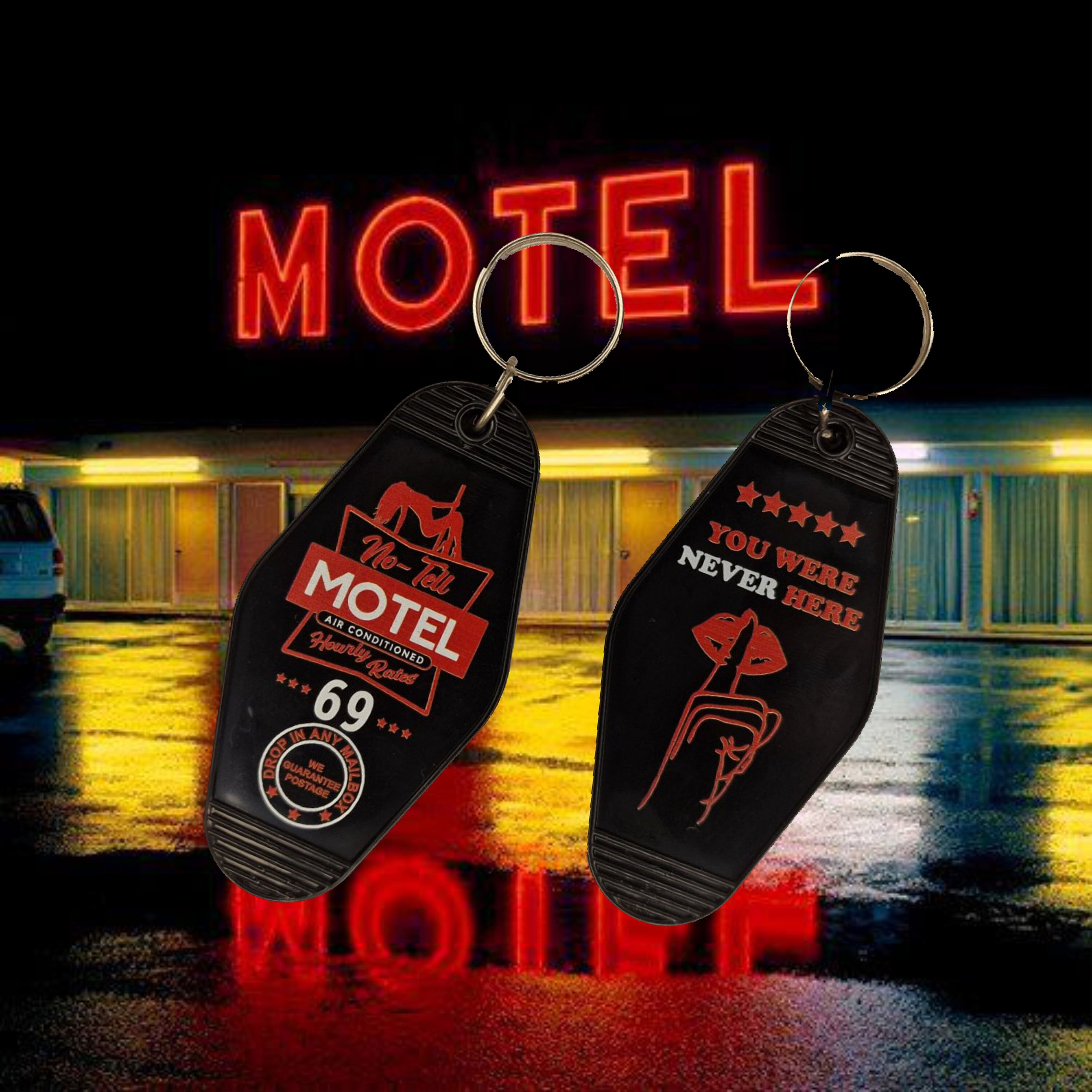 Retro Motel Style Keyring - Pop Culture Key Chain - Movie