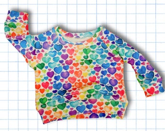 Buntes Herz-Kleinkind-Shirt, Bio-Babykleidung, Longsleeve-Kinder-T-Shirt, Nachhaltige Frühlingskleidung, Liebesgeschenk Pullover