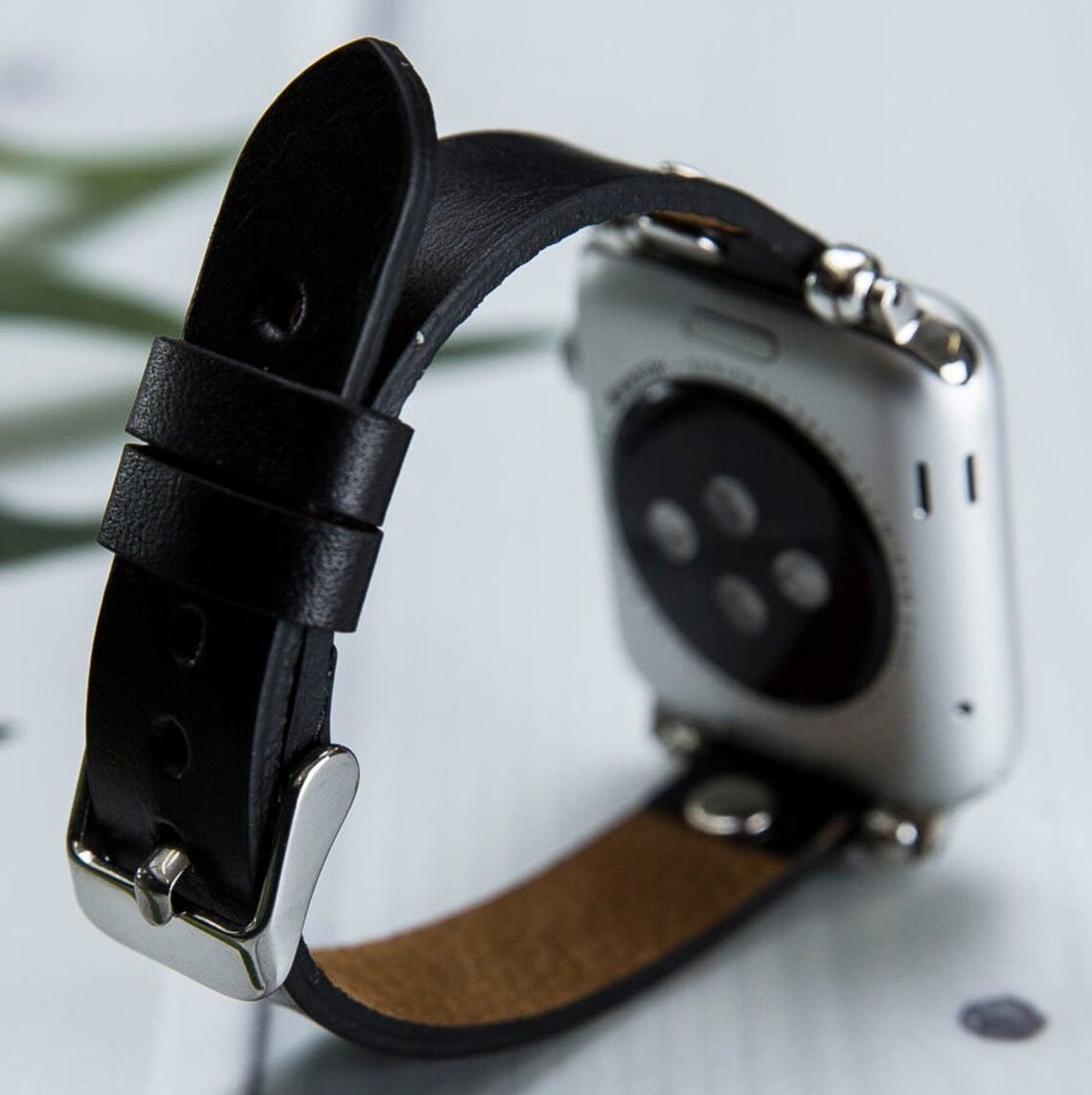 bands to go with black apple watch
