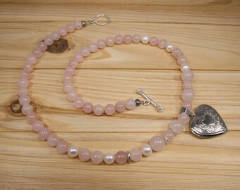 Rose quartz and fresh water pearls necklace with heart locket