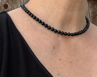 Ras de cou en onyx noir avec pierres précieuses - Collier superposé pour un style tendance