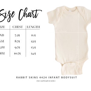 Puede incluir: Tabla de tallas para bodies de beb&eacute; en tallas NB, 6M, 12M y 18M. La tabla muestra las medidas de pecho y longitud en pulgadas. RABBIT SKINS 4424 INFANT BODYSUIT