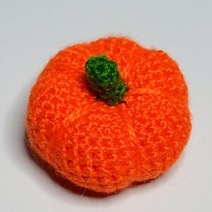 Mini Crochet Pumpkin Pattern – Amigurumi Halloween Decoration PDF Tutorial, Easy Crochet Fall Ornament, Handmade Autumn Home Decor