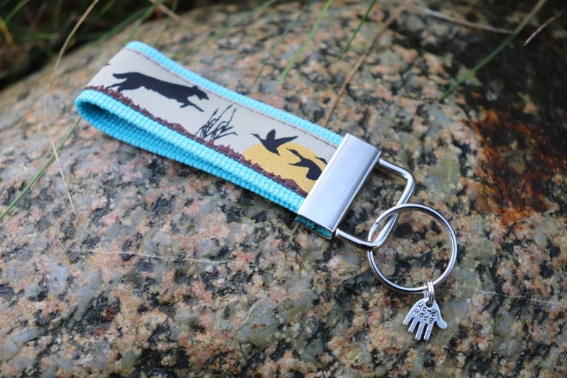 Keychain for dog lovers retriever in hunting different colors