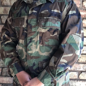 US Military Surplus  Vintage  BDU Camo Jacket Woodland