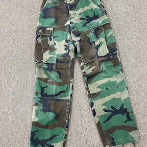 Pantalones cargo M81 BDU de camuflaje vintage del ejército de EE. UU., talla pequeña