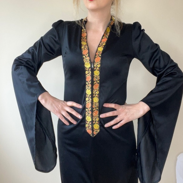 Rare vintage 1970's Peter Robinson for Topshop long kaftan dress with wizard sleeves. UK 10