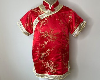 Haut en soie chinoise rouge avec col mao, haut quipao chinois avec fermetures grenouille. Royaume-Uni 8 - 10