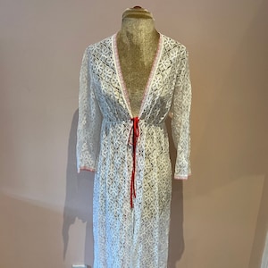 Vintage lace dressing gown, lace nightie, lace robe. UK 8 - 10