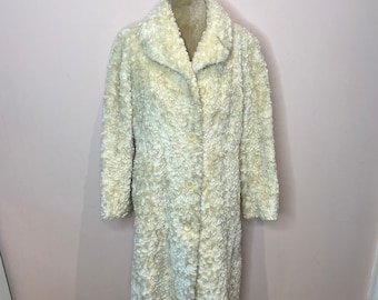 Vintage 90's or Y2K long white faux fur coat, cream teddy bear coat, cream faux fur coat. UK 10